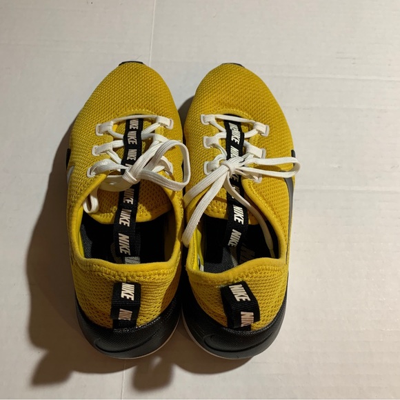 Nike Ashin Modern Run Running Shoes AJ8799-700 Yellow/Black Women's Size 7 - Picture 4 of 7